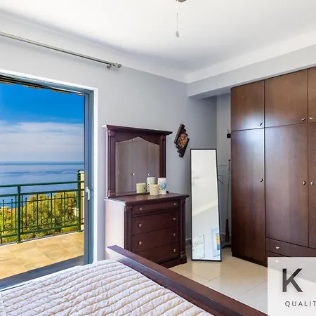 Mare With Infinite Sea Views! *