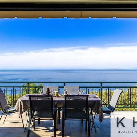 Mare With Infinite Sea Views! 度假居